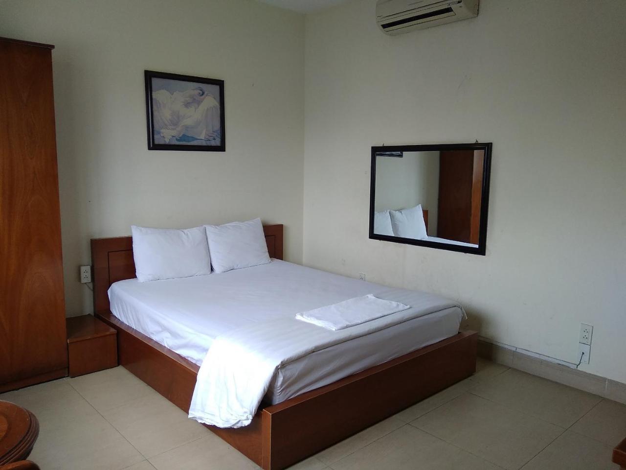 The Six Hotel-Hoang Long Son 3 Hô Chi Minh-Ville Extérieur photo
