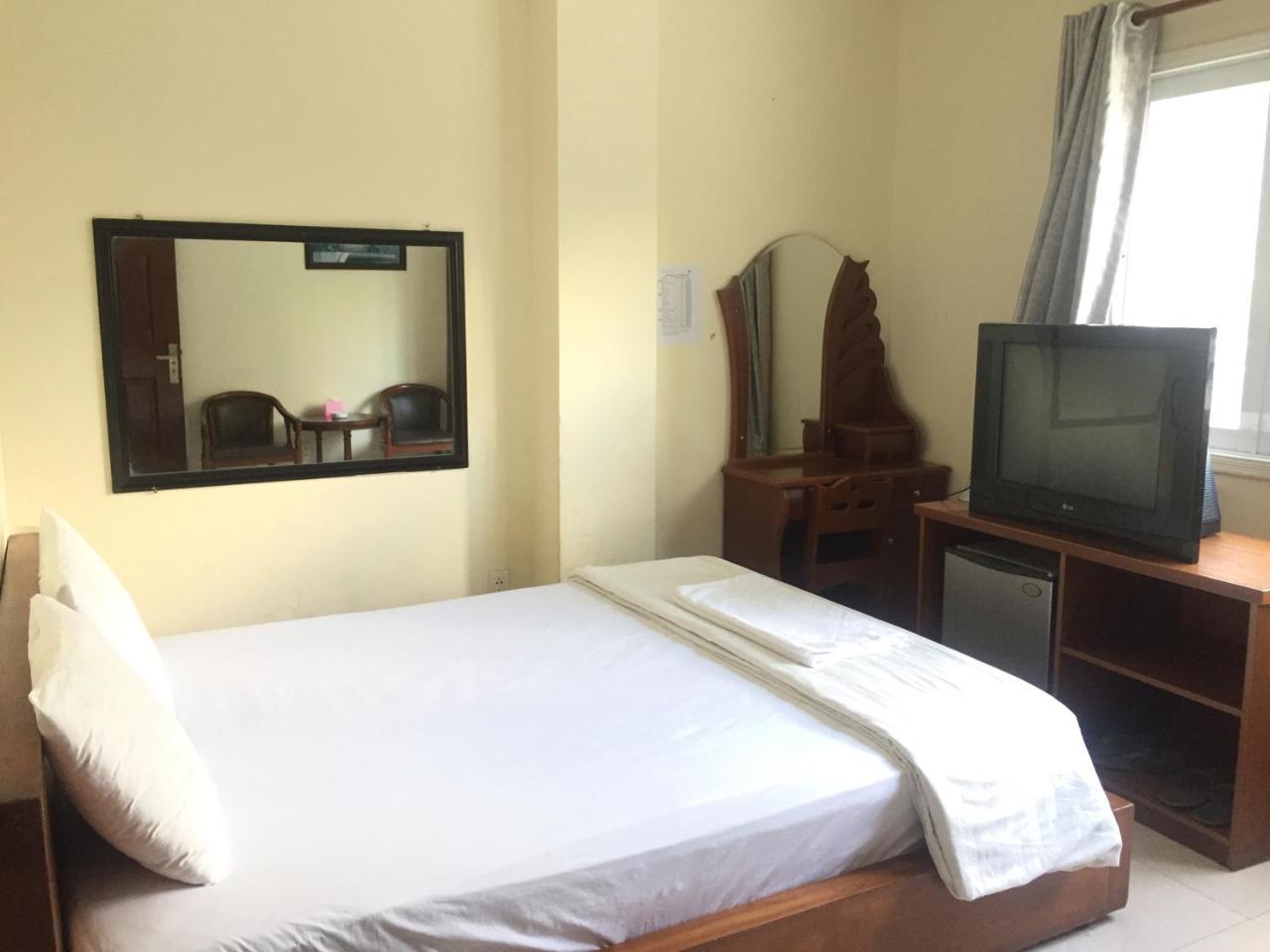 The Six Hotel-Hoang Long Son 3 Hô Chi Minh-Ville Extérieur photo